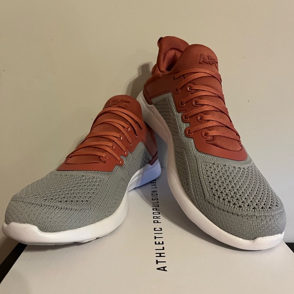 APL Men’s Techloom Tracer in  Cedarwood/Cement/White size 8 men’s main image 6